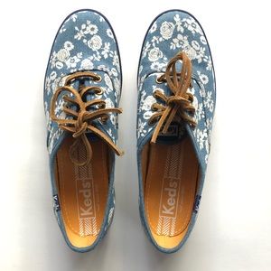KEDS blue canvas and white floral size 6.5